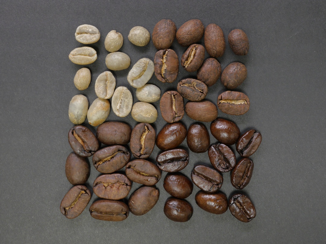 四種不同烘焙深度的咖啡豆